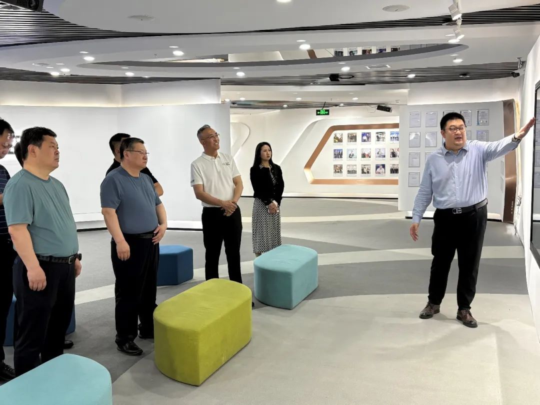 榆林市副市长沈效功一行到访丰农控股考察交流
